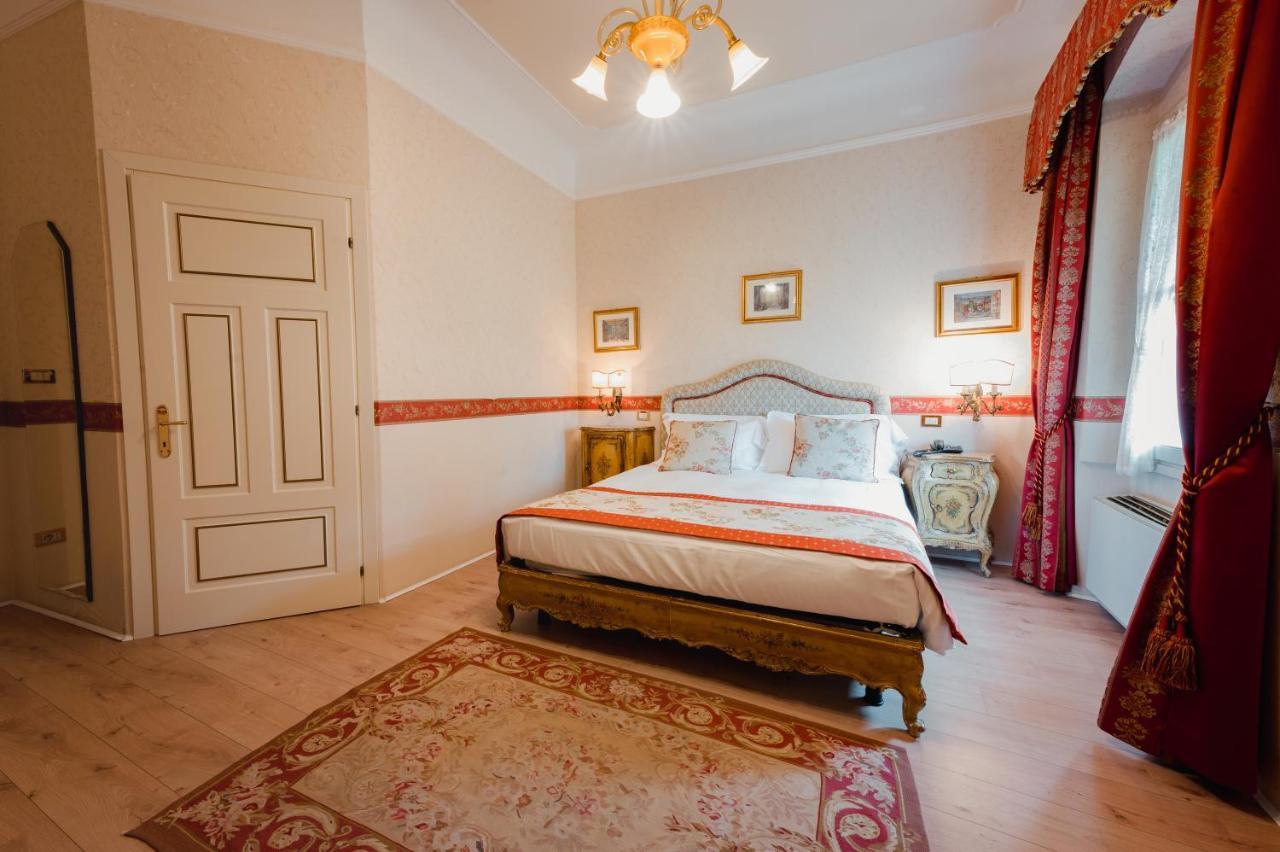ホテル Castello Di Spessa - Residenze D'Epoca Capriva del Friuli エクステリア 写真