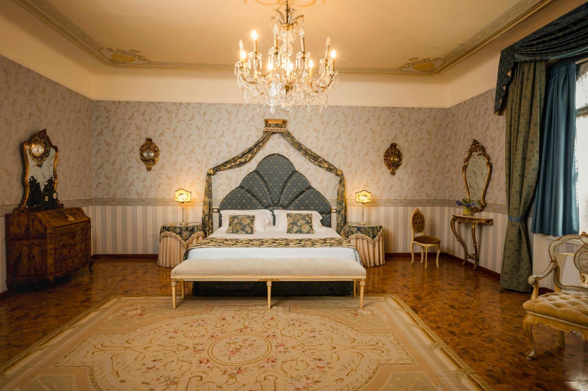 ホテル Castello Di Spessa - Residenze D'Epoca Capriva del Friuli エクステリア 写真