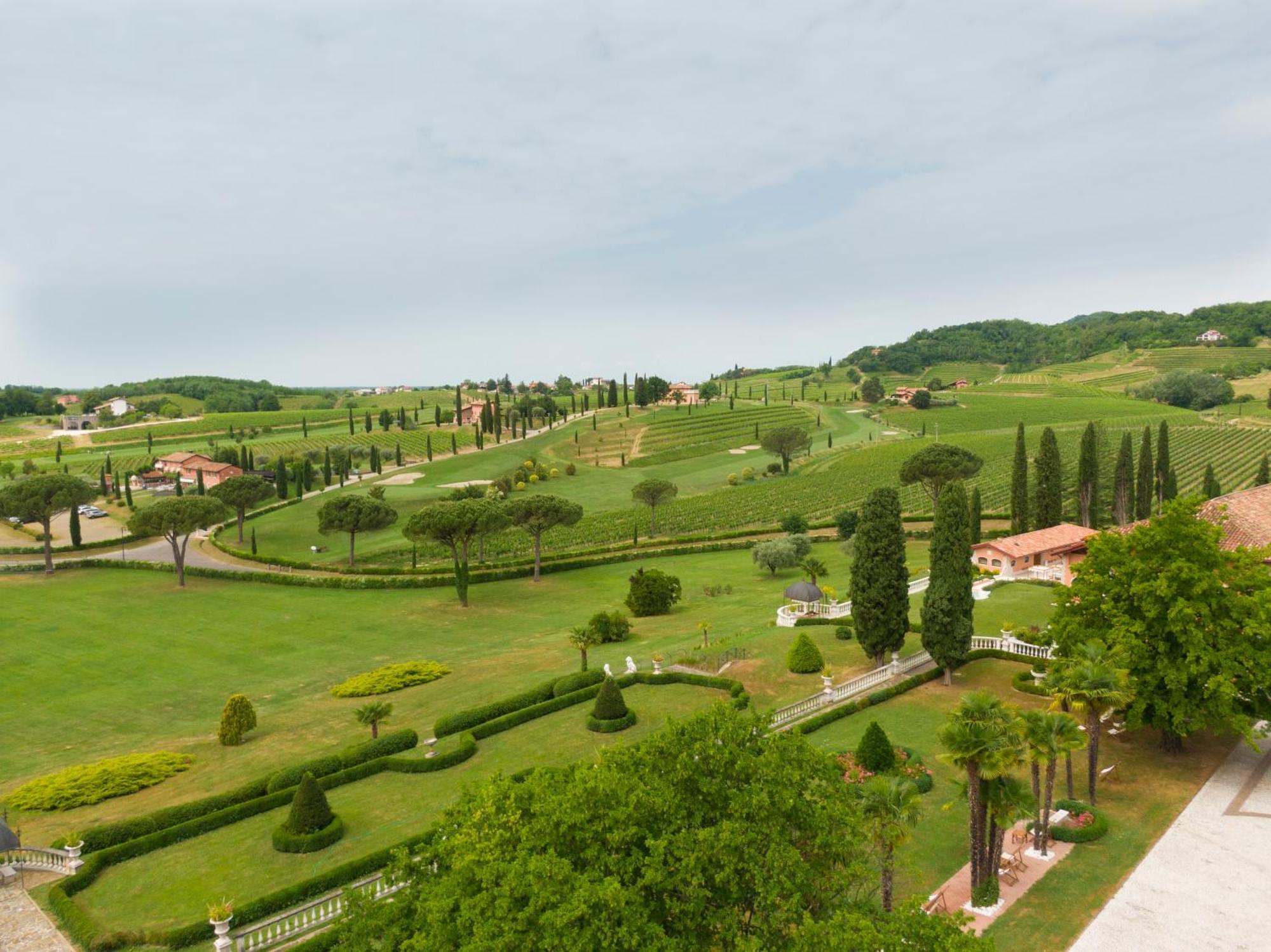 ホテル Castello Di Spessa - Residenze D'Epoca Capriva del Friuli エクステリア 写真