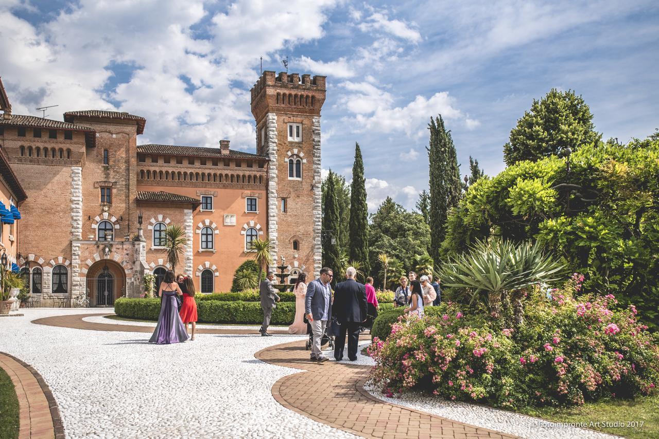 ホテル Castello Di Spessa - Residenze D'Epoca Capriva del Friuli エクステリア 写真