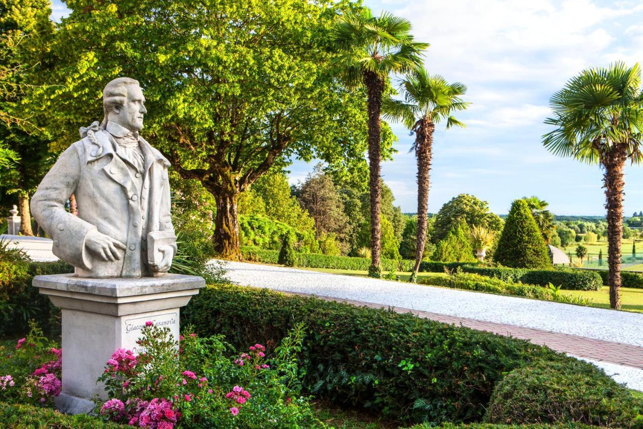 ホテル Castello Di Spessa - Residenze D'Epoca Capriva del Friuli エクステリア 写真